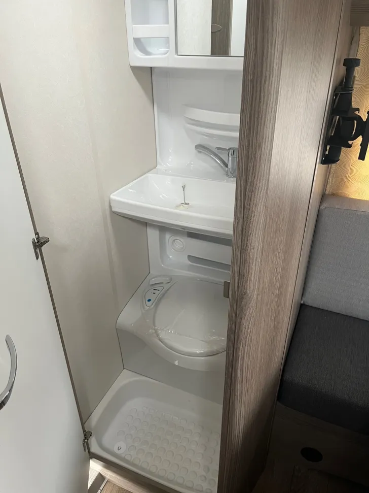 Fahrzeugbild Hobby ONTOUR 390 SF #10