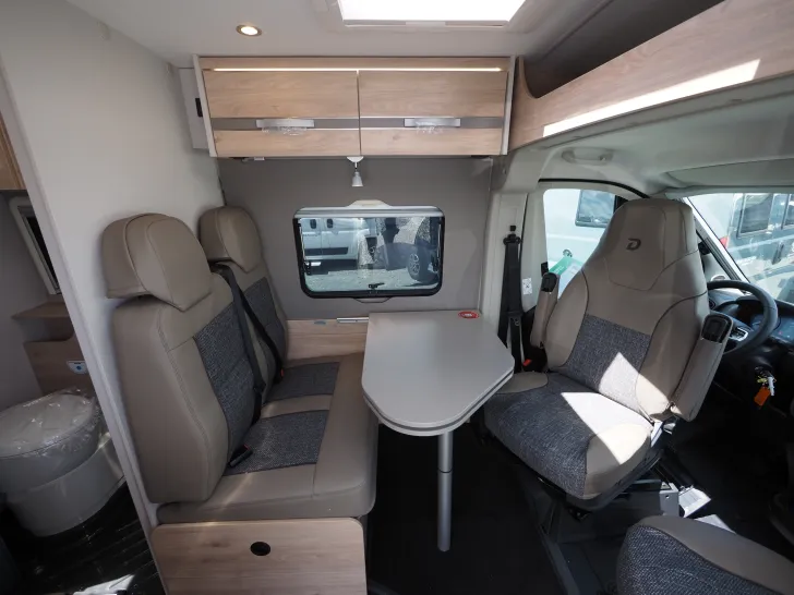 Fahrzeugbild Dethleffs Globetrail 640 ES, Chassis/El./Komf., Autom. #8