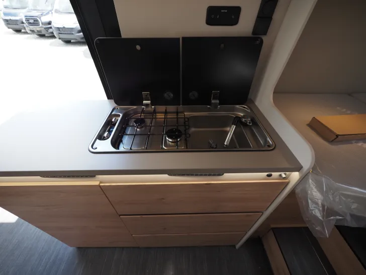 Fahrzeugbild Dethleffs Globetrail 640 ES, Chassis/El./Komf., Autom. #13