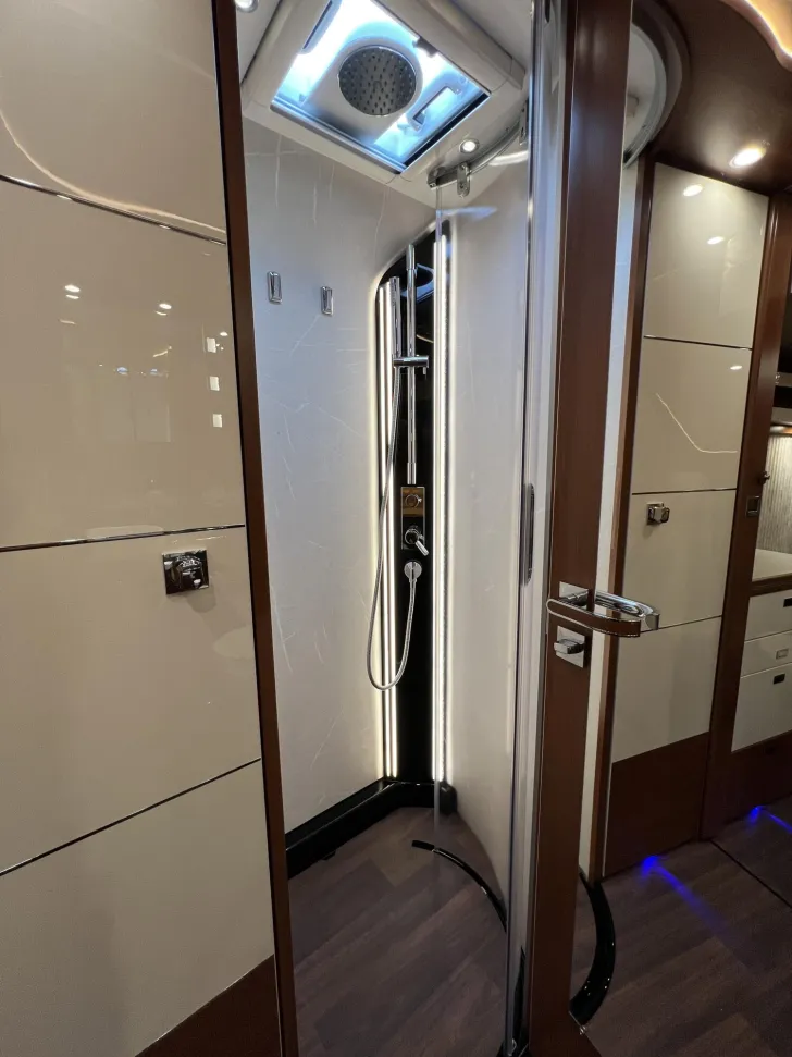Fahrzeugbild Carthago liner-for-two I 53 Strategic Buy (205) #40