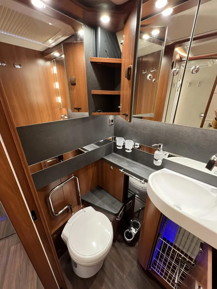 Fahrzeugbild Carthago liner-for-two I 53 Fiat (282) #42