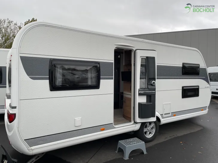 Fahrzeugbild Hobby De Luxe 515 UHK mit Hubbett 2000 kg / Mover / Dachklimaanlage / SAT #6