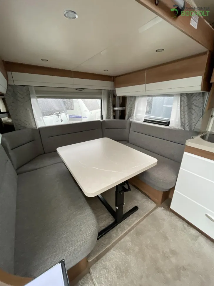 Fahrzeugbild Hobby De Luxe 515 UHK mit Hubbett 2000 kg / Mover / Dachklimaanlage / SAT #7