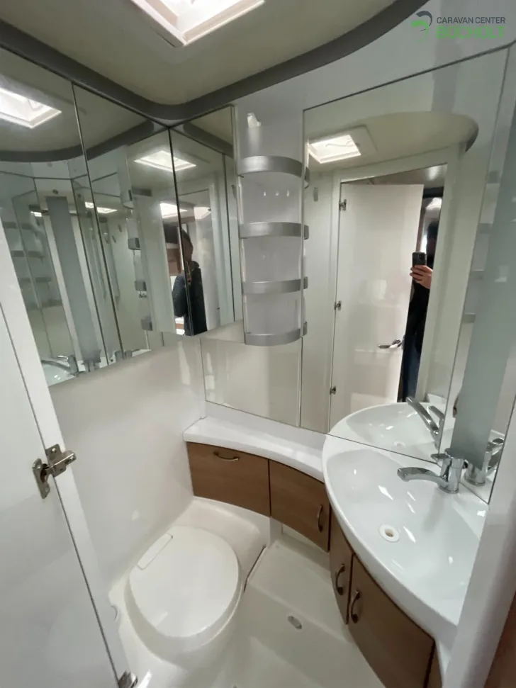 Fahrzeugbild Hobby De Luxe 515 UHK mit Hubbett 2000 kg / Mover / Dachklimaanlage / SAT #13