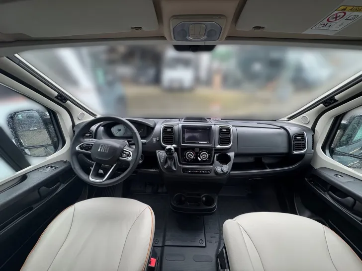 Fahrzeugbild Bürstner B66 600 C #10