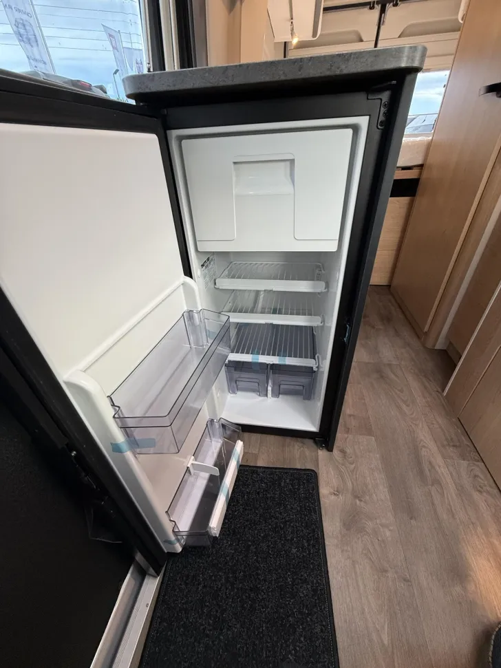 Fahrzeugbild Sunlight Cliff 600 Peugeot #11