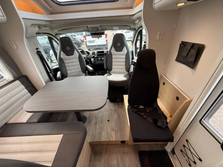 Fahrzeugbild Sunlight Adventure T 68 mit 5- Sitzplätze Fiat #19