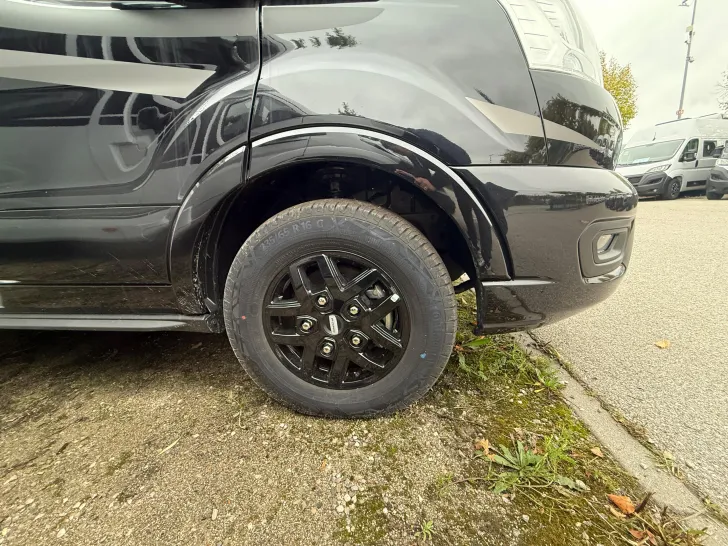 Fahrzeugbild Sunlight FORD ADVENTURE ED T 690L #3