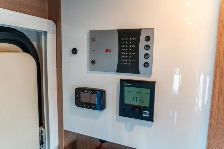 Fahrzeugbild Laika Kosmo 509 *2xKlima*Wechselrichter* SAT*TV*Navi* #23