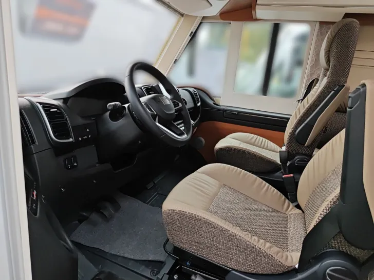 Fahrzeugbild Carthago chic c-line I 5.0 QB L ! Sie sparen 26.240,- ! #7