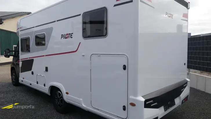 Fahrzeugbild Pilote Pacific P740FGJ Evidence 1500W-Wechselrichter #5