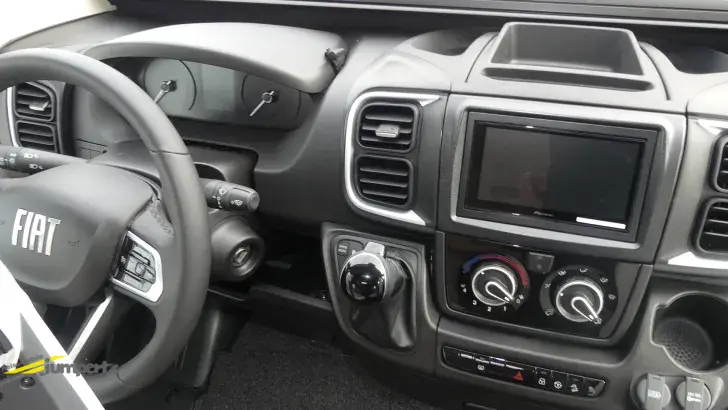 Fahrzeugbild Pilote Pacific P740FGJ Evidence 1500W-Wechselrichter #10