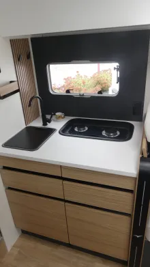 Fahrzeugbild Pilote Pacific P740FGJ Evidence 1500W-Wechselrichter #11