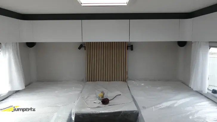 Fahrzeugbild Pilote Pacific P740FGJ Evidence 1500W-Wechselrichter #13