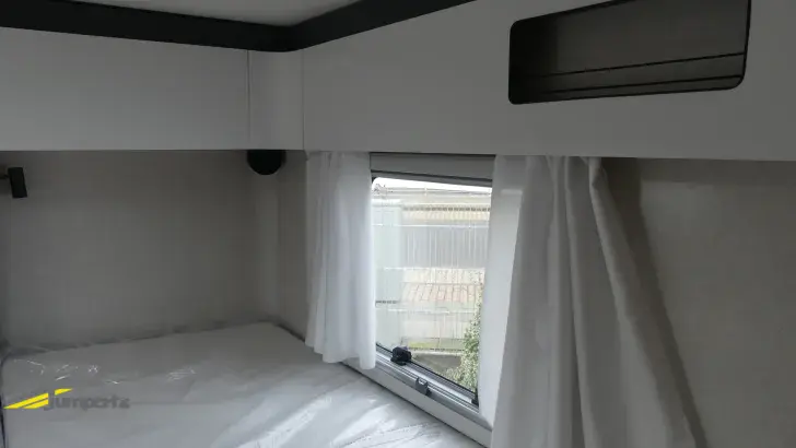 Fahrzeugbild Pilote Pacific P740FGJ Evidence 1500W-Wechselrichter #16