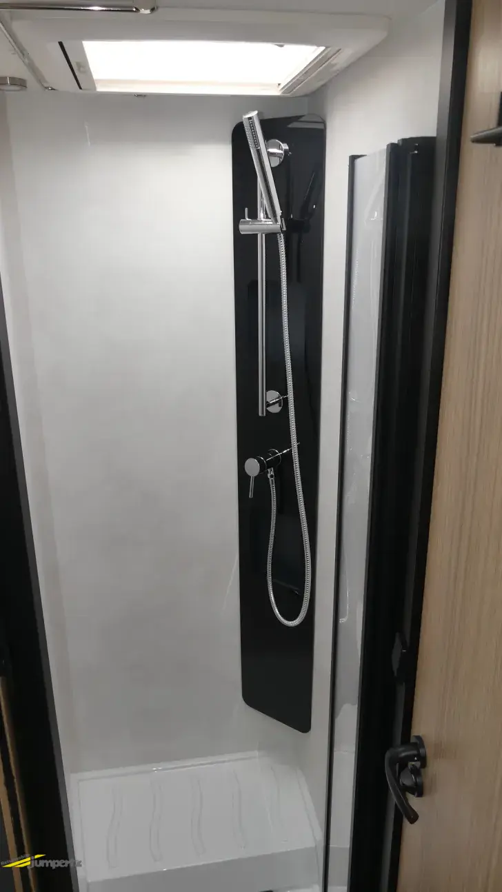 Fahrzeugbild Pilote Pacific P740FGJ Evidence 1500W-Wechselrichter #18