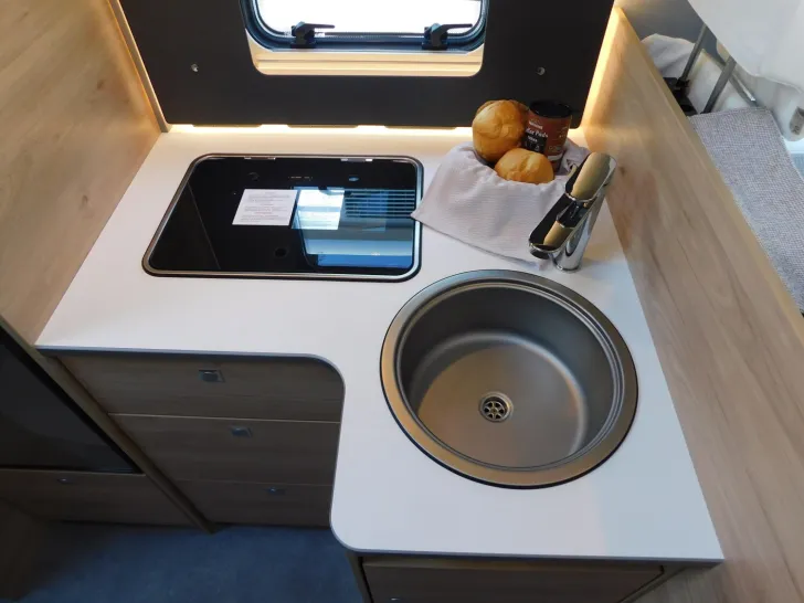 Fahrzeugbild Dethleffs Just Camp T 6812 EB 8G-Automatik, Hubbett #11