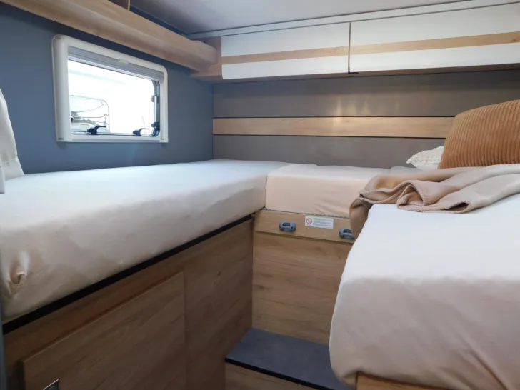 Fahrzeugbild Dethleffs Just Camp T 6812 EB 8G-Automatik, Hubbett #15