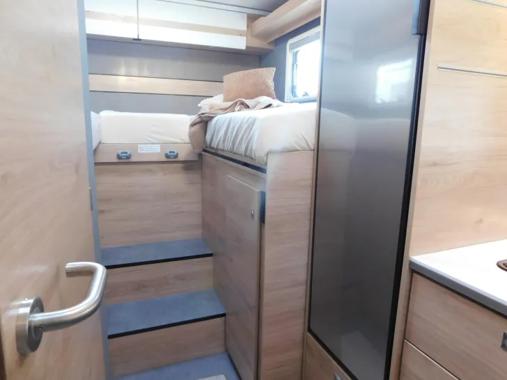 Fahrzeugbild Dethleffs Just Camp T 6812 EB 8G-Automatik, Hubbett #16