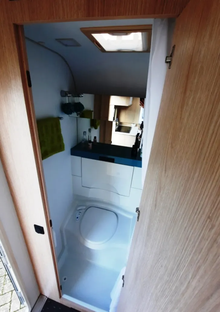 Fahrzeugbild Adria Aviva 400 PS 1.Hand/sehr gepflegt #15