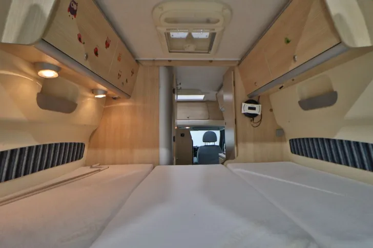 Fahrzeugbild XGO X-Van/Festbett/Klimaanlage/Markise #15