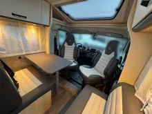 Fahrzeugbild Sunlight V 67S #9