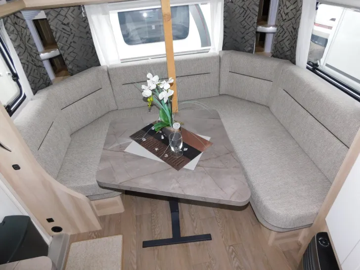 Fahrzeugbild Hobby De Luxe 495 UL Mover, Fahrradtr, Autark, 1800 kg #10