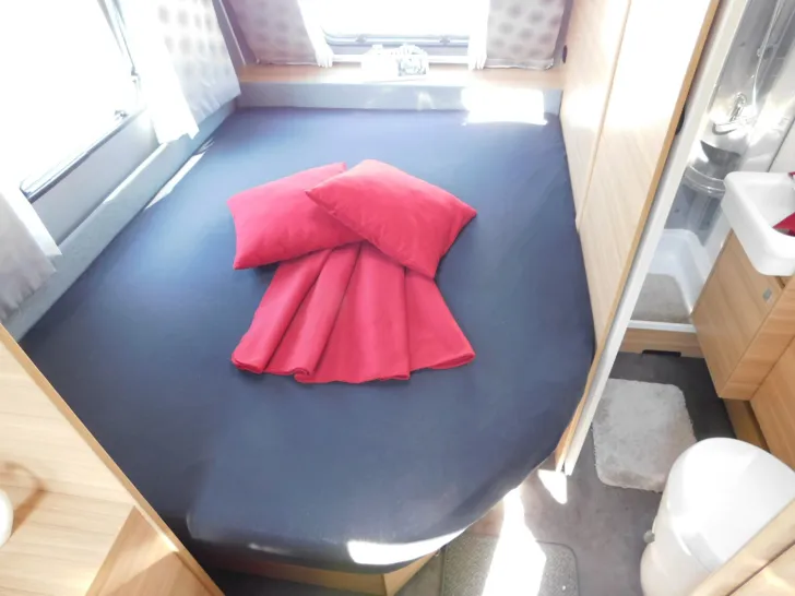 Fahrzeugbild Dethleffs Camper 560 FMK Toilette alternativ, Combi 6E #15