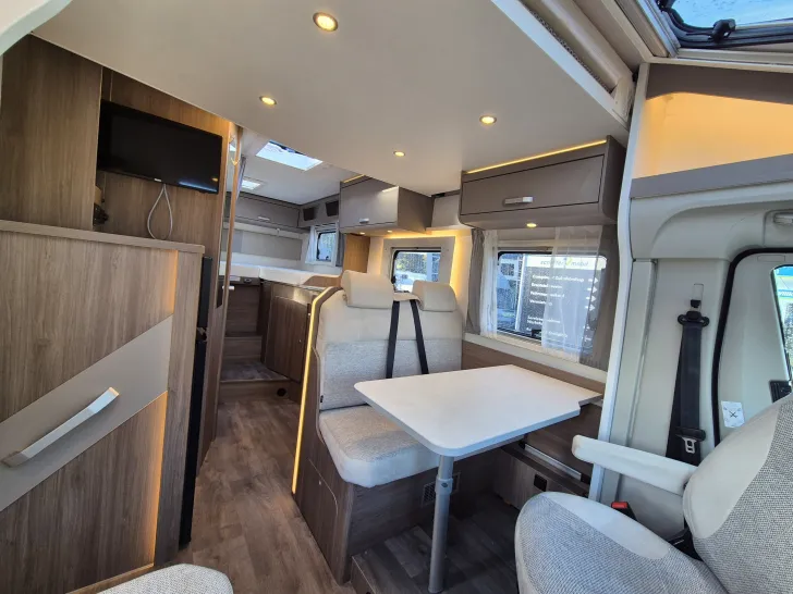 Fahrzeugbild Carado T338 pro+ *Hubbett*SAT*Bettumbau* #12