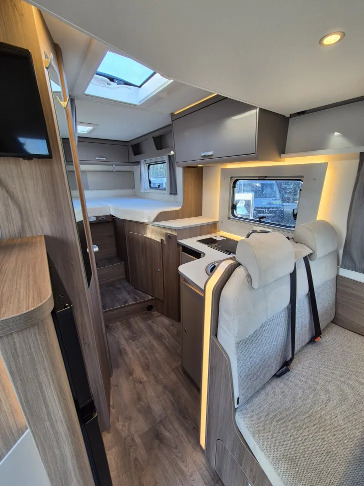 Fahrzeugbild Carado T338 pro+ *Hubbett*SAT*Bettumbau* #16