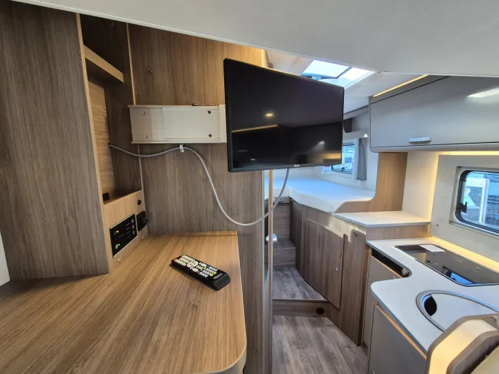 Fahrzeugbild Carado T338 pro+ *Hubbett*SAT*Bettumbau* #21