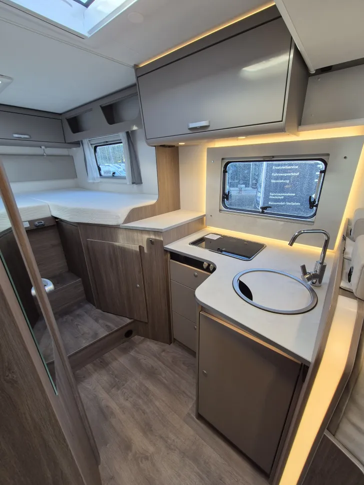 Fahrzeugbild Carado T338 pro+ *Hubbett*SAT*Bettumbau* #22