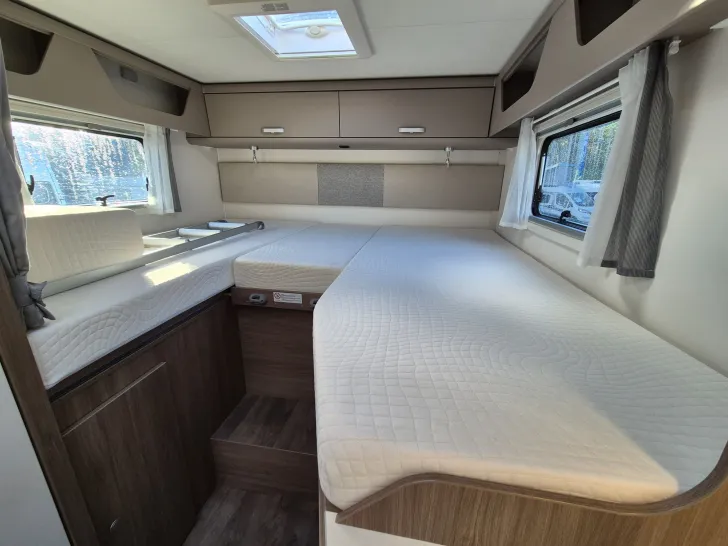 Fahrzeugbild Carado T338 pro+ *Hubbett*SAT*Bettumbau* #33