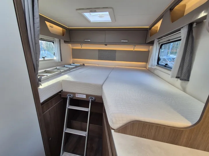 Fahrzeugbild Carado T338 pro+ *Hubbett*SAT*Bettumbau* #34