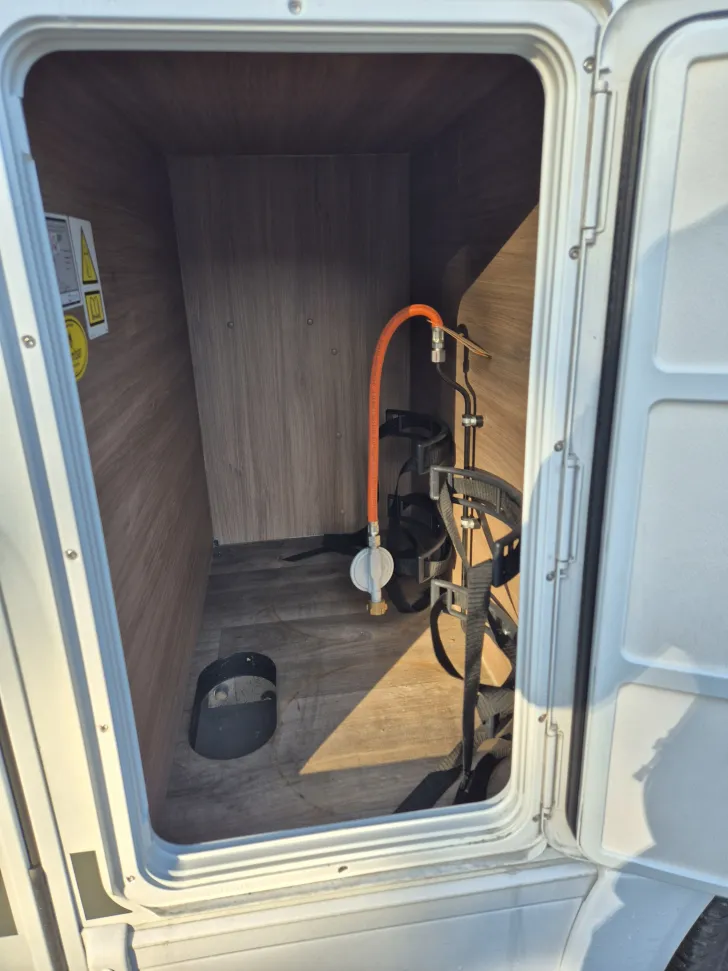 Fahrzeugbild Carado T338 pro+ *Hubbett*SAT*Bettumbau* #43