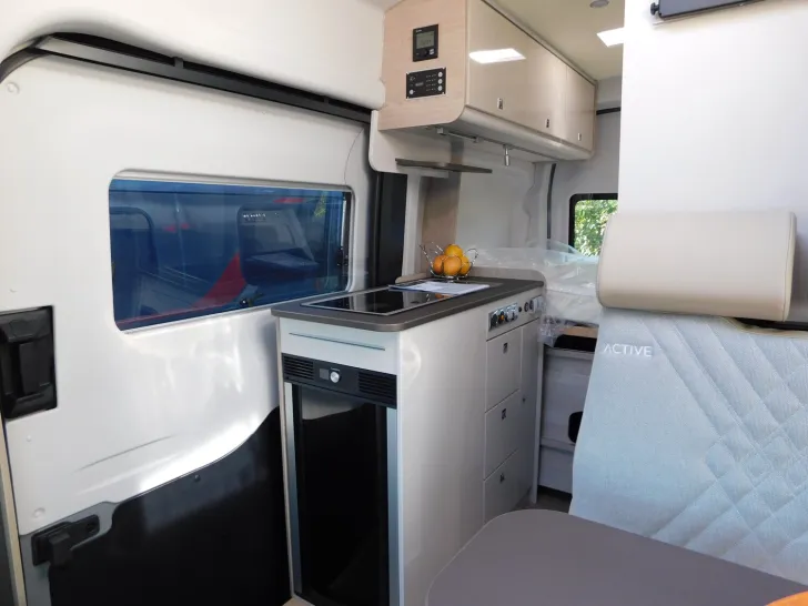 Fahrzeugbild Bürstner Lineo C 550 Markise, Combi6D/E, AWT iso+beheizt #9