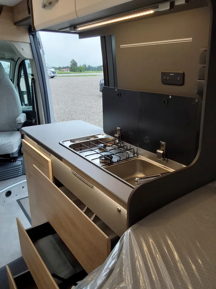 Fahrzeugbild Dethleffs Globetrail Advantage 600 DS Fiat Schwenkbad #11