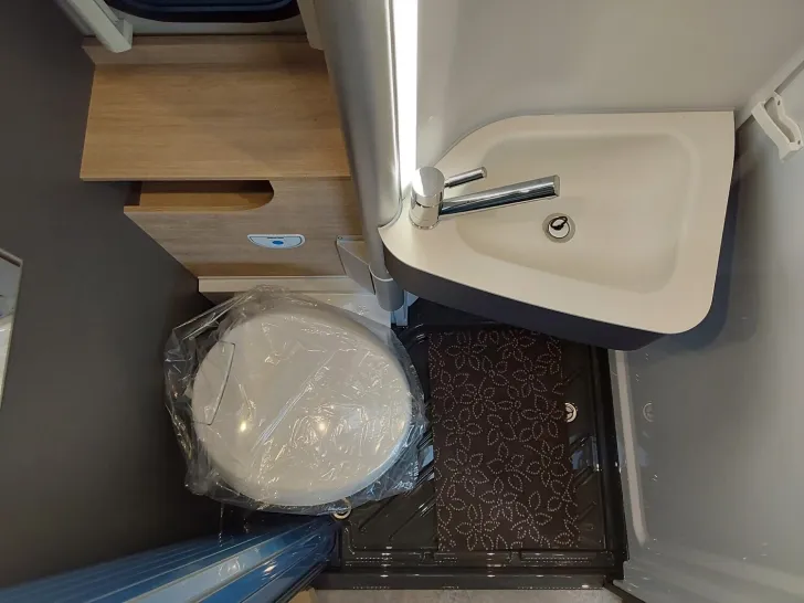 Fahrzeugbild Dethleffs Globetrail Advantage 600 DS Fiat Schwenkbad #15