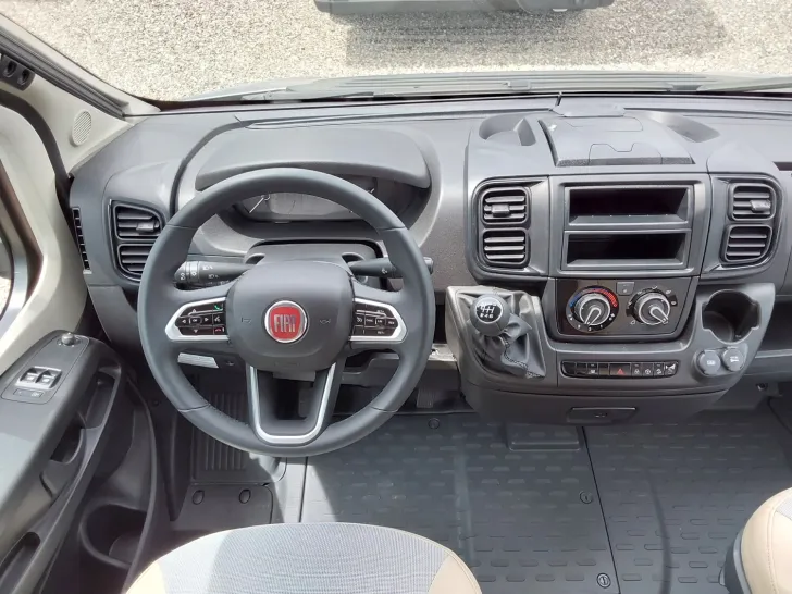 Fahrzeugbild Bürstner Campeo C 640 Schlafdach, Markise, 4 Sitzplätze! #6