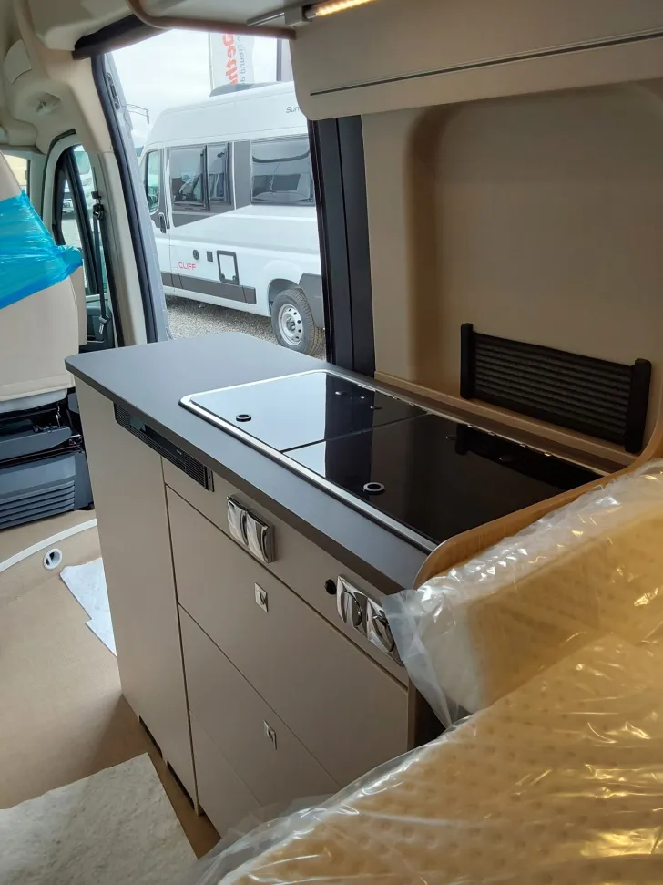 Fahrzeugbild Bürstner Campeo C 640 Schlafdach, Markise, 4 Sitzplätze! #11