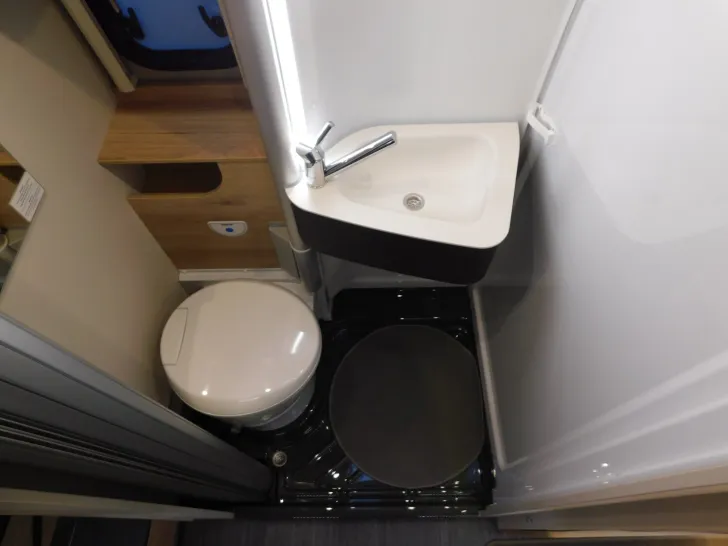 Fahrzeugbild Dethleffs Globetrail 640 ES Combi 6D, AWT iso+beheizt #16