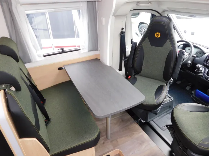 Fahrzeugbild Sunlight T 67S Hubbett, AWT isoliert, großer Kühlschrank #6