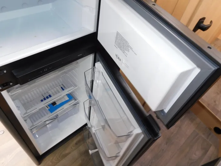 Fahrzeugbild Sunlight T 67S Hubbett, AWT isoliert, großer Kühlschrank #9