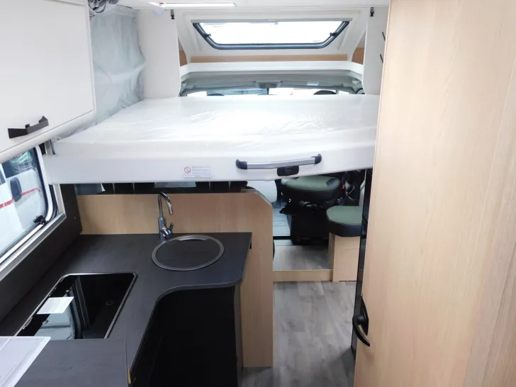 Fahrzeugbild Sunlight T 67S Hubbett, AWT isoliert, großer Kühlschrank #15