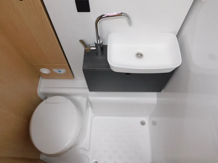 Fahrzeugbild Sunlight T 67S Hubbett, AWT isoliert, großer Kühlschrank #18