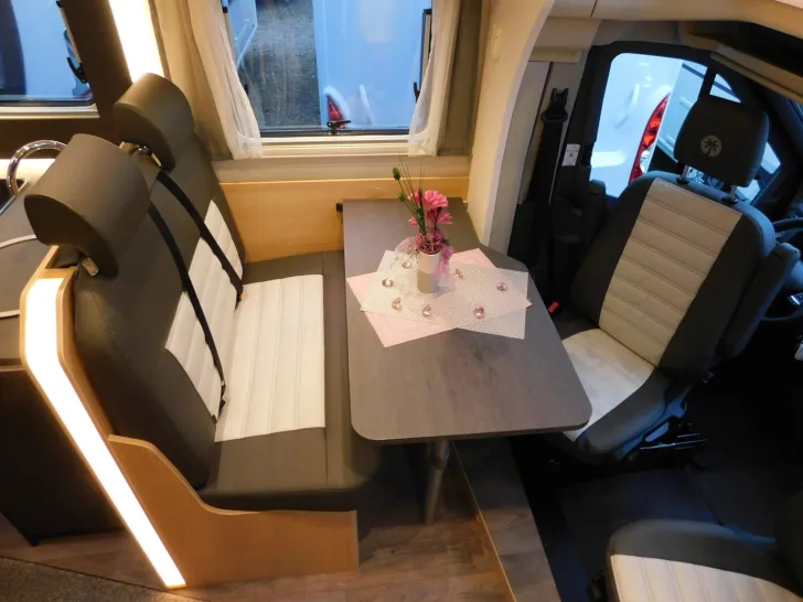 Fahrzeugbild Sunlight Adventure T Ford 670S #9