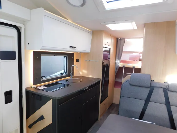 Fahrzeugbild Sunlight A 68 Markise, Radträger, 90L Dieseltank #8