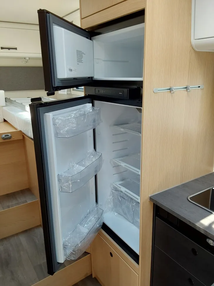 Fahrzeugbild Sunlight Adventure T 67 Hubbett, AWT iso., 450KG Zuladung #10