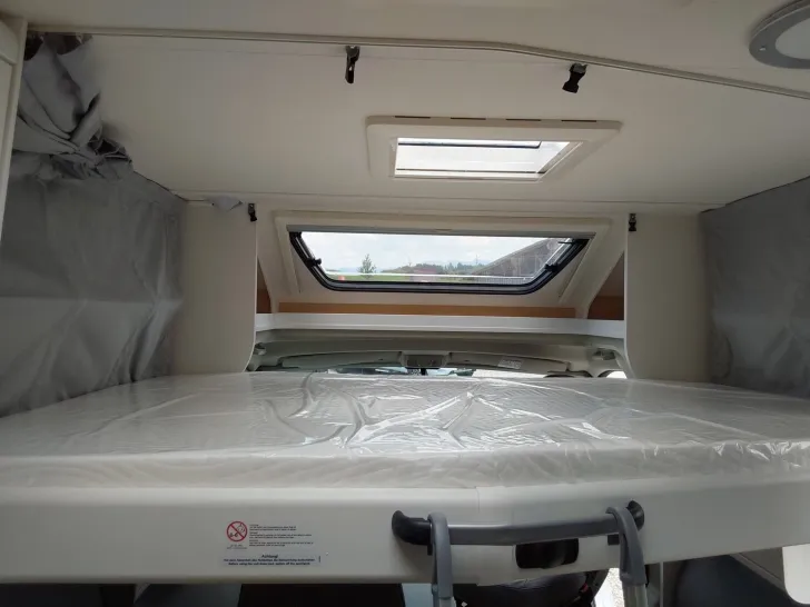 Fahrzeugbild Sunlight Adventure T 67 Hubbett, AWT iso., 450KG Zuladung #16