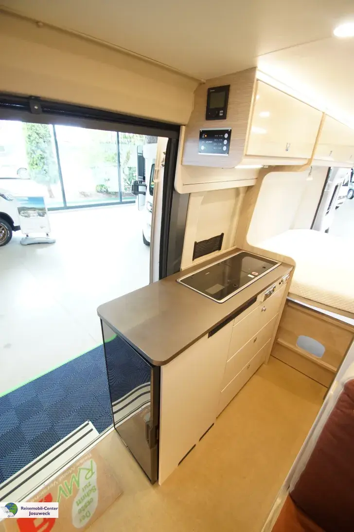 Fahrzeugbild Bürstner Campeo C 600 Aufstelldach #12